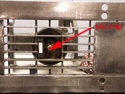 Tag RFID 125 KHz montado en soporte metálico