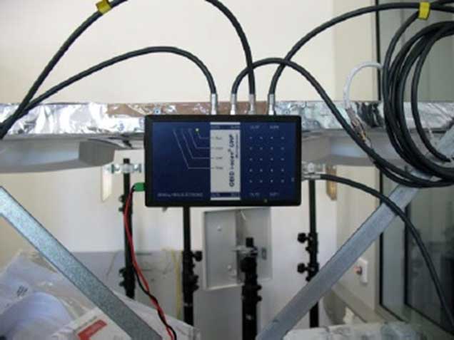 Montaje de un multiplexor en estantería inteligenete RFID UHF